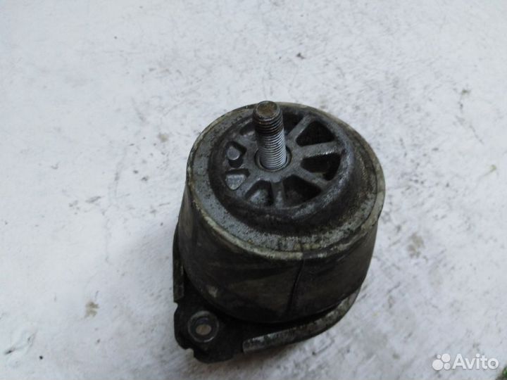 Подушка двигателя Порше