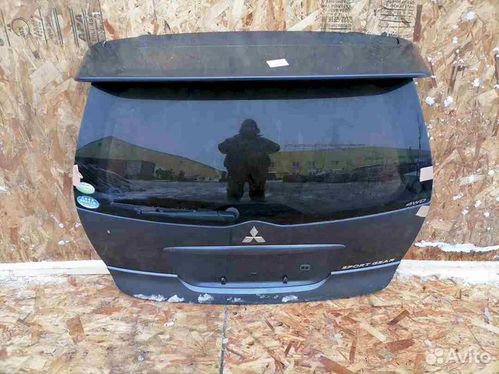 Дверь 5-я (дверь багажника) Mitsubishi Grandis NA4