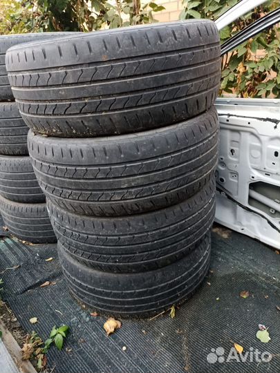 Maxtrek Maximus M1 235/45 R18