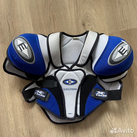 Нагрудник хоккейный