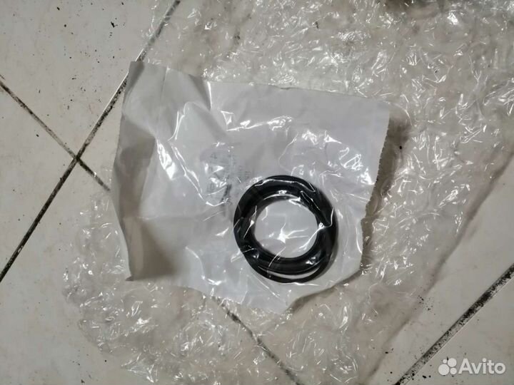 Суппорт тормозной передний левый Dodge Nitro