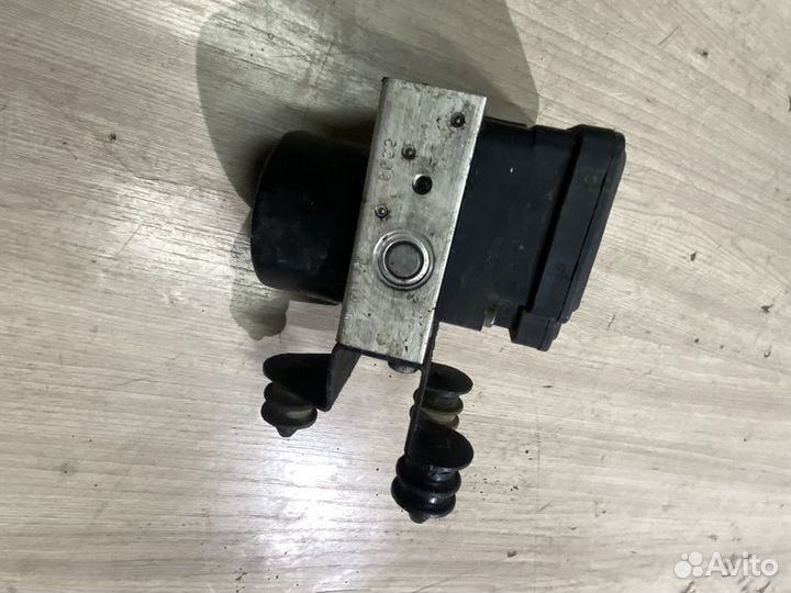 Блок ABS (насос) Volkswagen Jetta V (2005—2011) 1K