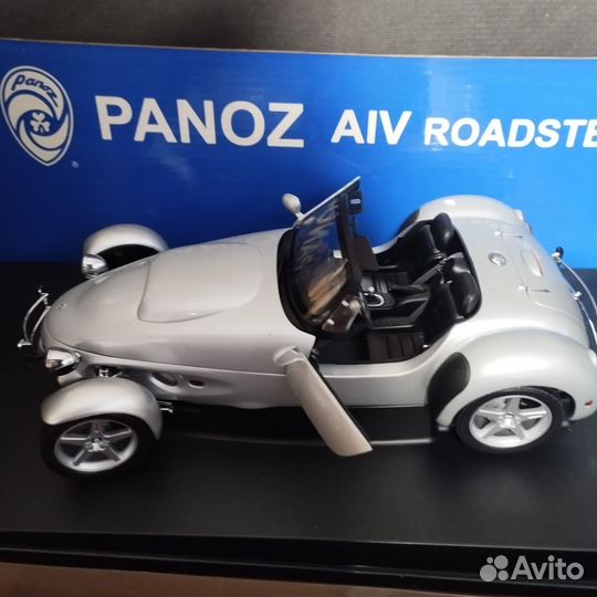 Panoz A/V Roadster Autoart 78212 1/18