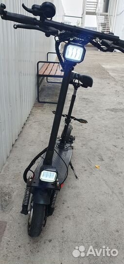 Продам электросамокат Joyor Y10S