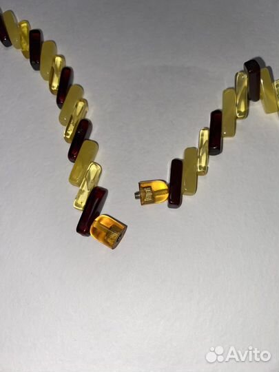 Янтарные бусы