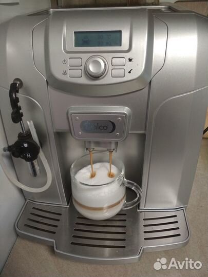 Кофемашина зерновая Merol-715