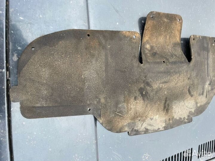 Обшивка крышки багажника Ford Focus 1 Usa 2001г