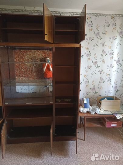 Продам мебельную стенку б/у