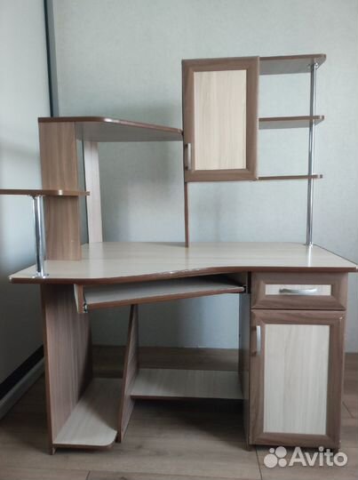 Письменный стол для школьника бу