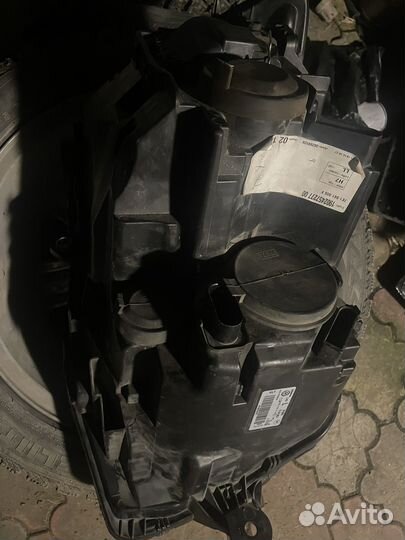 Фара передняя левая на volkswagen caravelle