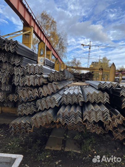 Уголок неравнополочный