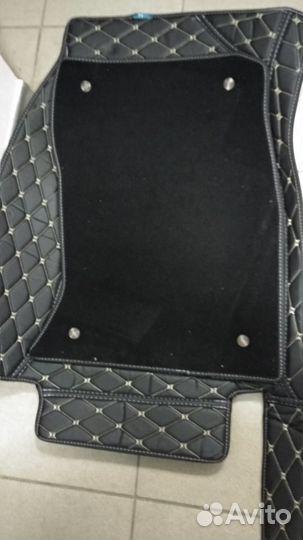 Автомобильные ковры из экокожи на Lexus NX