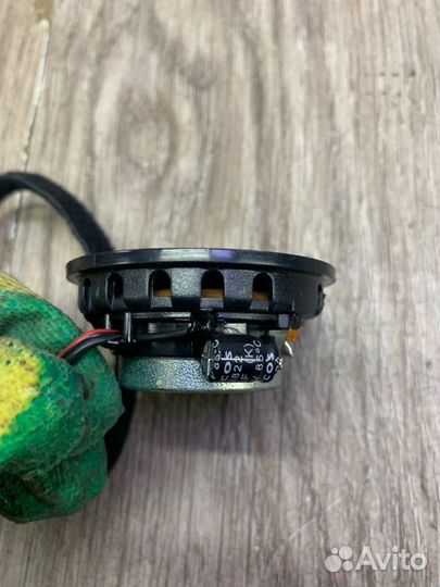 Динамик задний правый Volkswagen Touareg