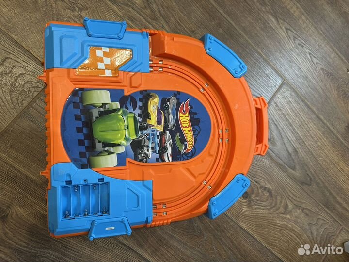 Hot wheels трек