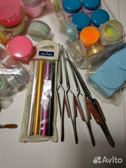 Акриловая пудра для наращивания ногтей