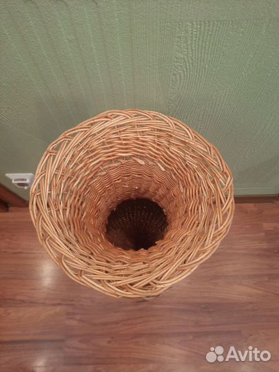 Ваза напольная плетеная