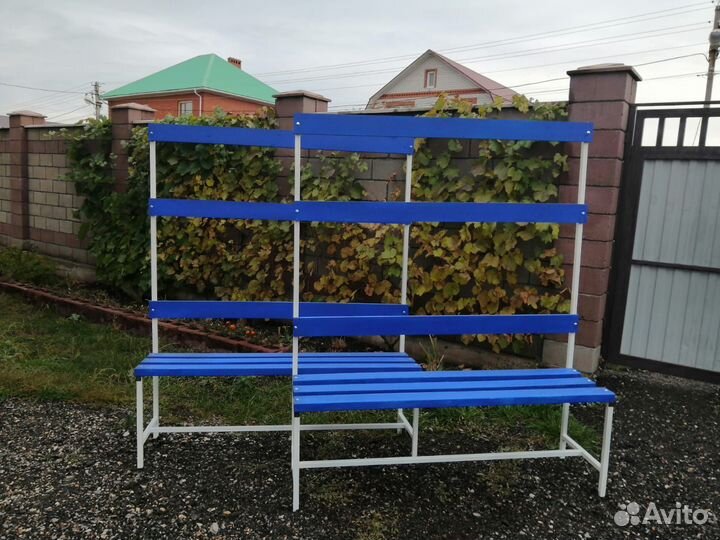 Вешалка для одежды в спорт зал