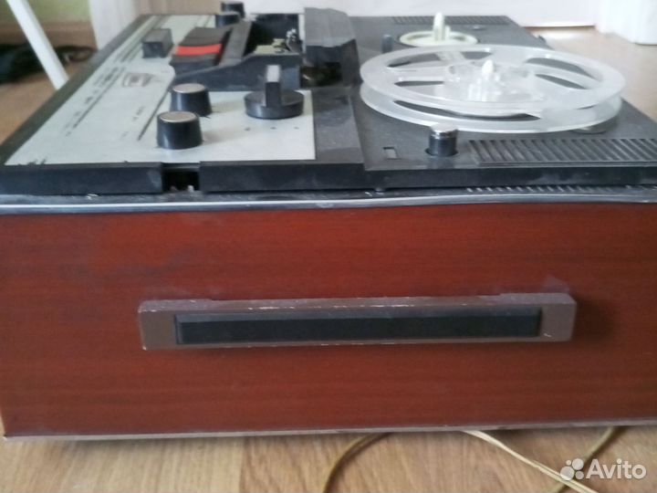 Катушечный магнитофон комета 209