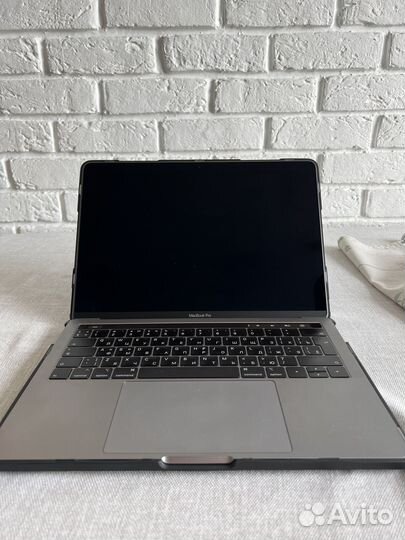 Macbook pro 13 2018 i5/8GB/512