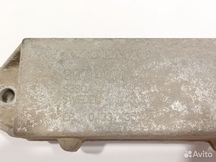 Демпфер задней балки на Volvo S40