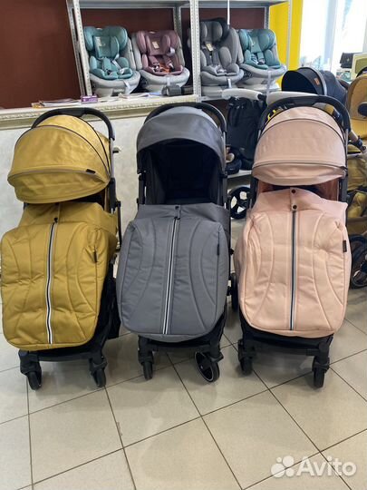 Прогулочная коляска новая