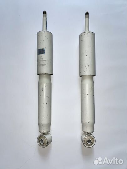 Амортизаторы передние Land Cruiser 100 новые пара