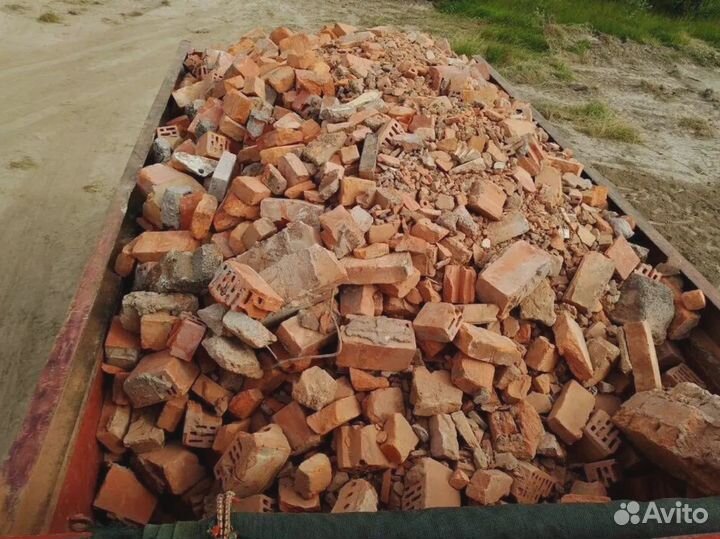 Кирпичный бой для благоустройства территории