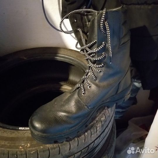 Продам мужские берцы