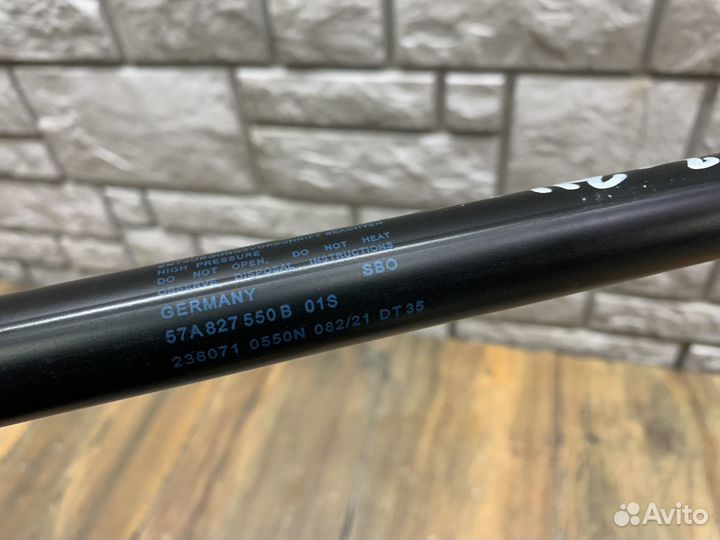 Skoda Karoq Амортизатор двери багажника LH RH