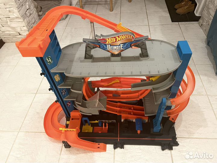 Hot Wheels Ultimate garage FTB69