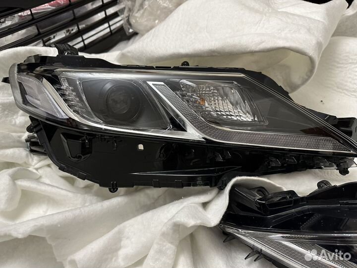 Фары Toyota Camry V75 (2022-2023) Дубайка