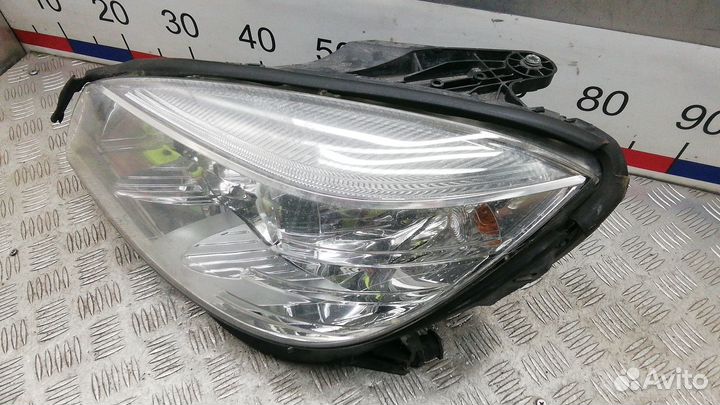 Фара левая Mercedes-Benz C-Class