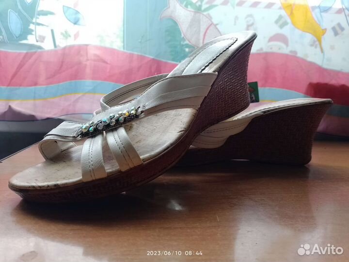 Шлепанцы женские