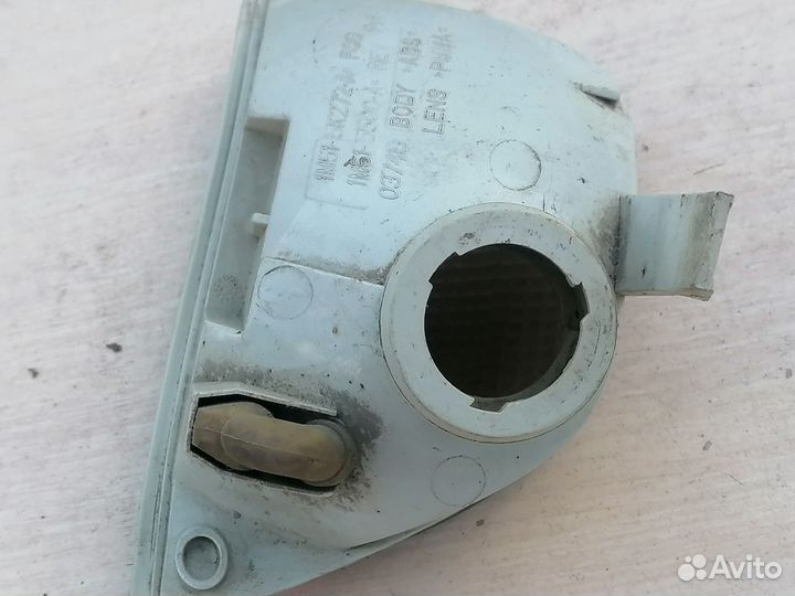 Фонарь задний правый в бампер Форд Фокус 2