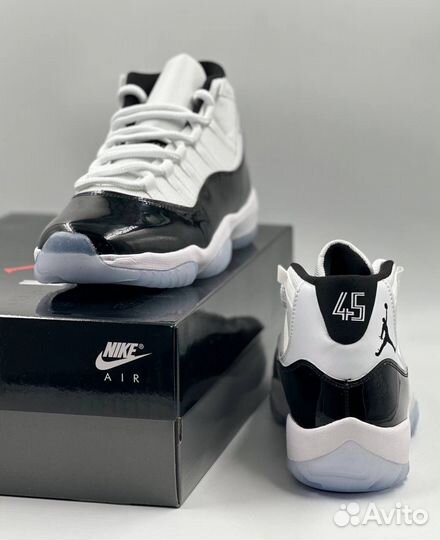 Nike Air Jordan 11 Retro Concord