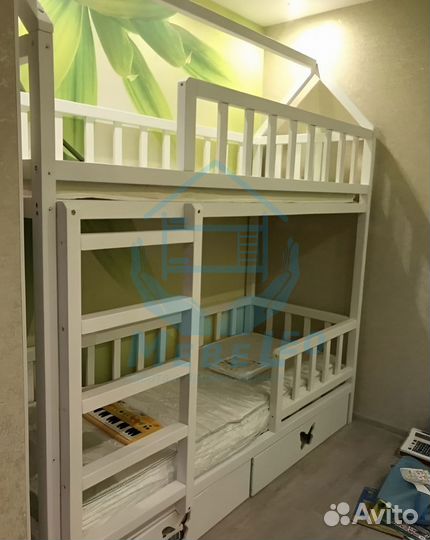 Двухъярусная кровать