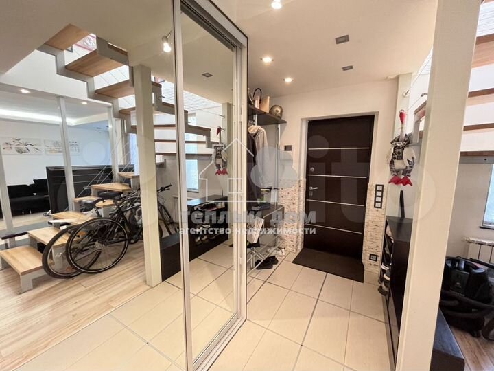 Таунхаус 219,9 м² на участке 3 сот.