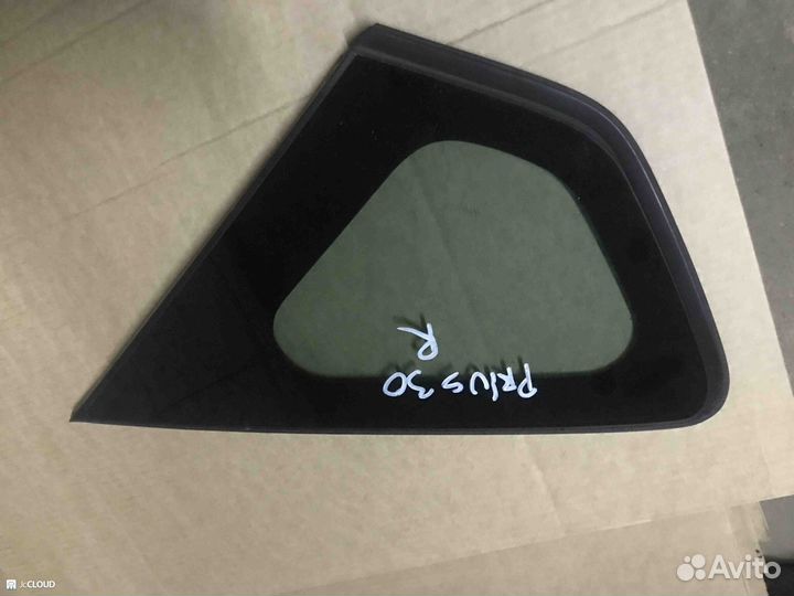 Стекло собачника на toyota prius ZVW30 2zrfxe