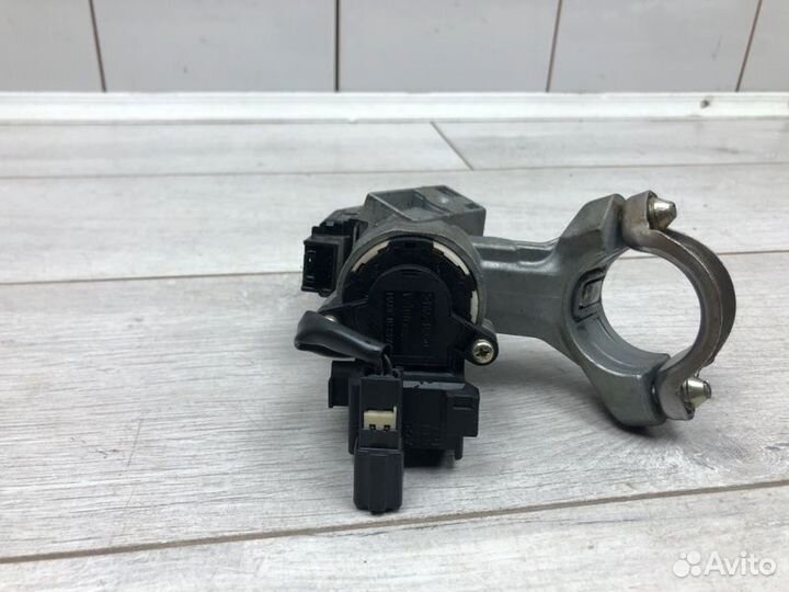 Замок зажигания Toyota Corolla хэтчбек 3ZZ-FE 2004