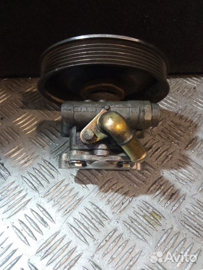 Насос гидроусилителя руля Volkswagen Transporter