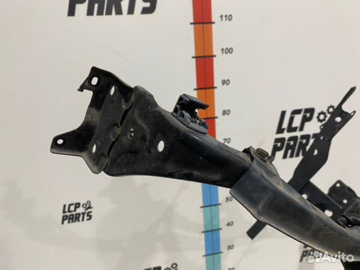 Планка переднего бампера передняя Toyota Land