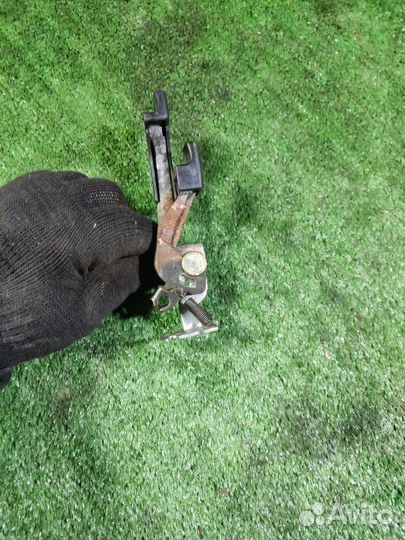 Ручка открывания багажника Mitsubishi Lancer 9