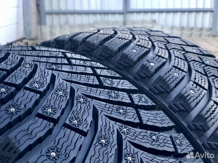 Marshal MU12 235/45 R17