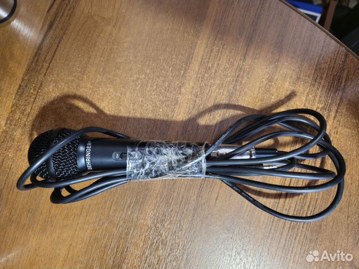 Микрофон студийный, караоке Behringer XM1800S