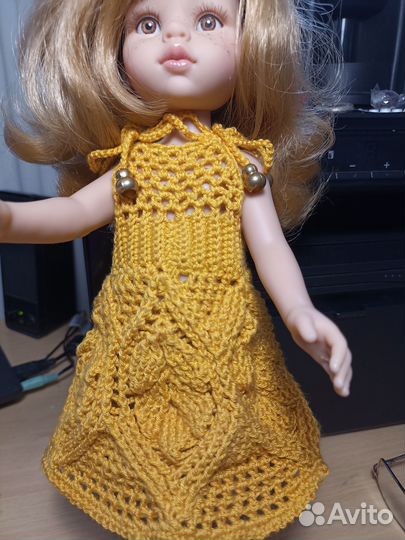 Вязаное платье для куклы Паола Рейна