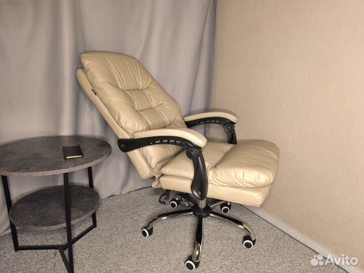 Компьютерное кресло руководителя