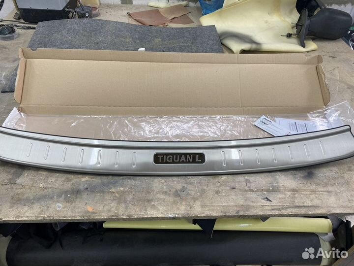 Молдинг заднего бампера на Volkswagen tiguan