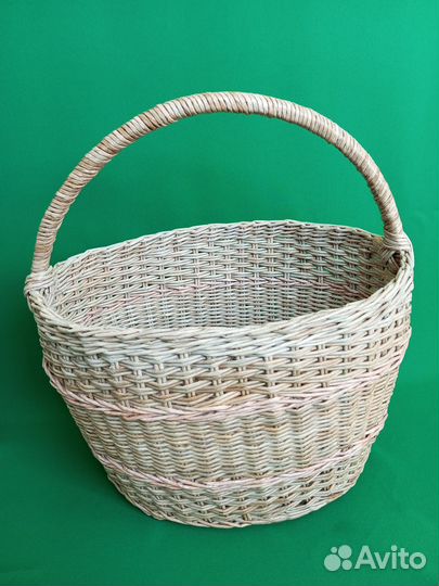 Корзина плетеная из бумажной лозы