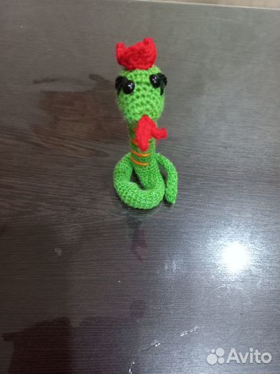 Продам вязанные игрушки