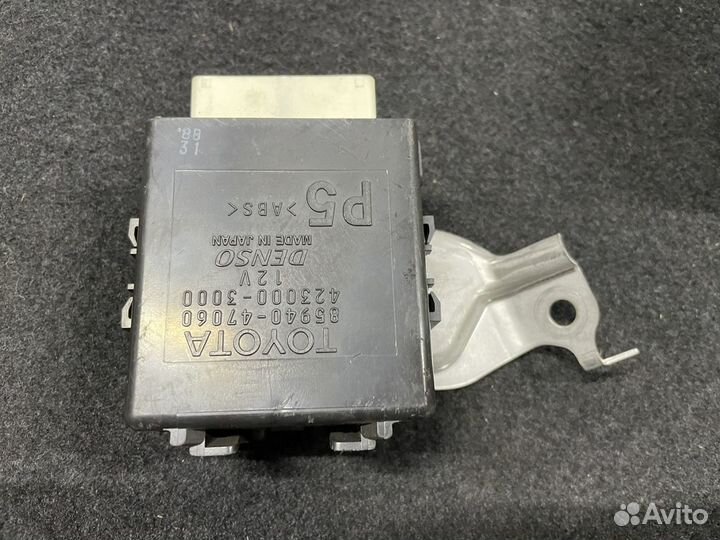 Реле стеклоочистителя 85940-47060 Toyota Prius 50